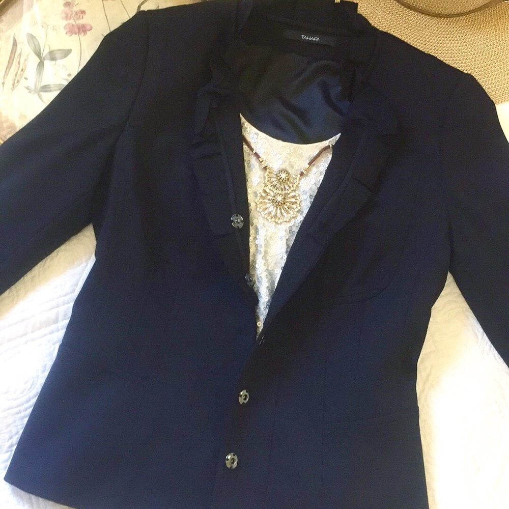 Tahari Classic Black Blazer Size 4